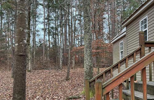 1 Mi to Pickwick Lake! Tranquil Wooded Cabin - Foto 19