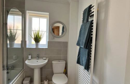 Tranquil 2-Bed Bungalow Near to Southwold - Photo 12