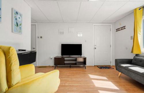 Nothing Fancy Older Apt Walk to Downtown King Bed - Foto 8