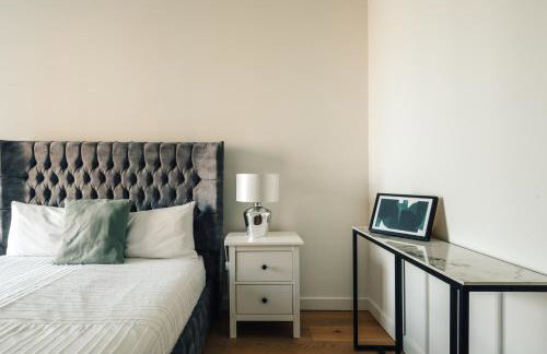 LUXURY 3 Bed 3 Bath Apartment in Central London - Photo 6