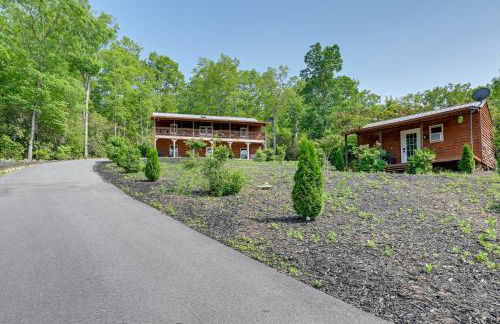 Beautiful Franklin Home with Bunkhouse and Hot Tub! - Foto 43