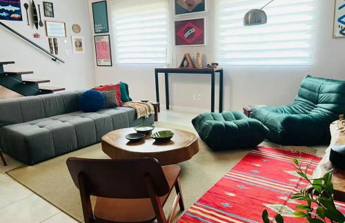 Descubra a Casa Felicidade em Belém! Climatizada, com sala ampla, 2 quartos, mezanino e Wi-Fi veloz. Localização central perto de atrações e gastronomia. Viva a Amazônia com conforto exclusivo. Reserve já sua experiência inesquecível! - Photo 8
