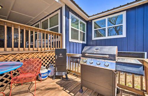 Lakefront Fort Towson Home Private Dock and 3 Decks - Foto 29