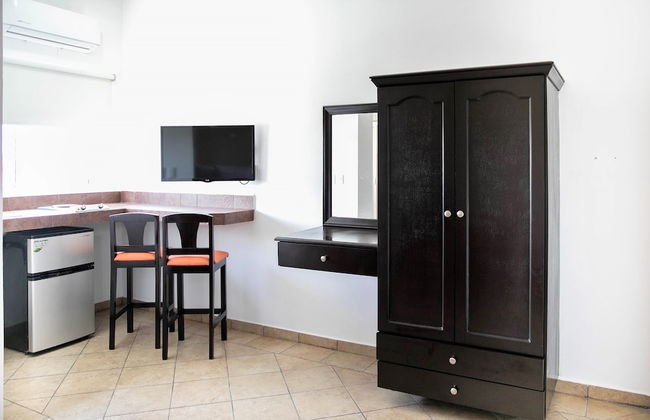 Hotel Colonial Playa del Carmen - Photo 79