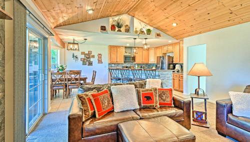 Near Trails, Lakes and Golf Pinetop Home with Deck - Foto 5