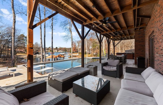 Winding Down by Avantstay Sleeps 20 Dock View - Foto 8