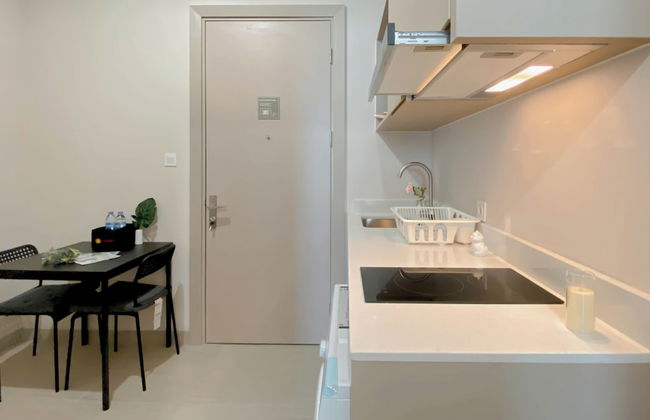 Chic 1BR Apartment at Menara Jakarta Kemayoran - Foto 7