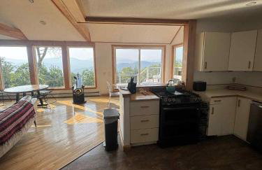 Campton Mountain Ski Retreat for Year-Round Fun -Best view and Best Price Guarantee - Foto 16