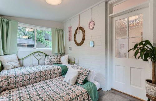 Updated Victorian Home in SoBo - Foto 13