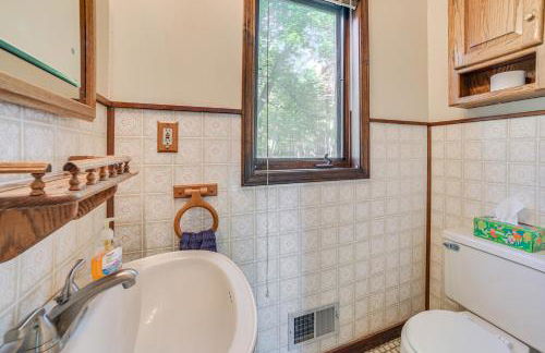 Pet-friendly Lakefront Gaylord Home with Dock! - Foto 18