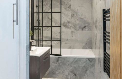 Modern 3 beds APT, 2 Baths, Free Parking - Foto 12