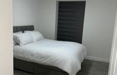 Serenity Waterfront 2 Bed Apartment - Foto 42