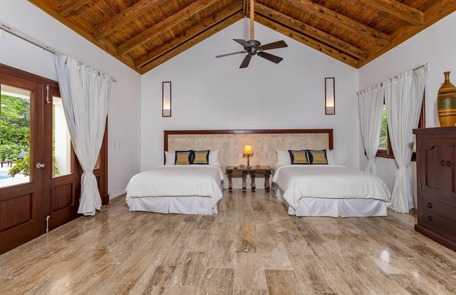 Casa de Campo Villa Luxurious Property up to 12 People With Pool Jacuzzi BBQ Golf - Photo 24