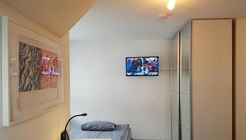 Little Castle near Airport and Messe - Photo 4