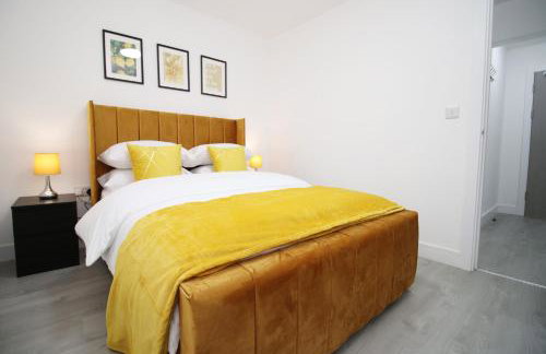 New Cardiff Bloc Exclusive Apartments By Prime Stays - Shops and Parking - Great for Groups and Families - Foto 47