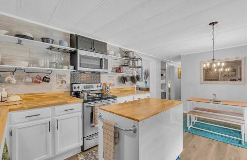 Pet friendly - steps to water! - Foto 11