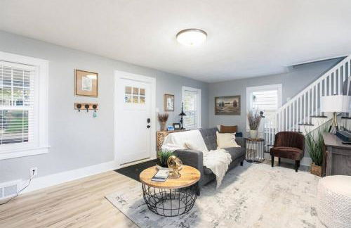 South Bend Serenity: Freshly Renovated 3BR 2mi ND - Foto 3