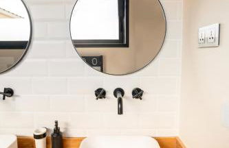 L'entre deux-suite romantique - jacuzzi privatif - clim réversible - wifi - Foto 24