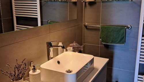 Gemütliche Ferienwohnung mit Sauna und Balkon im Zentrum von Bad Elster - Photo 2