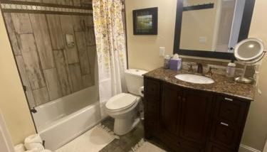 Historic Washington St Balcony - Photo 4