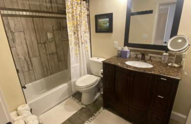 Historic Washington St Balcony - Photo 4