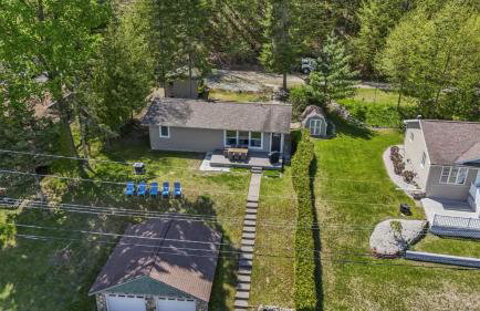 Beautiful Torch Lake House with Beach Access home - Foto 60