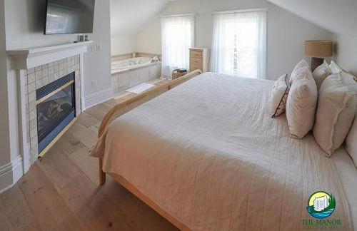 Lakefront estate with breathtaking views and pier! - Foto 19