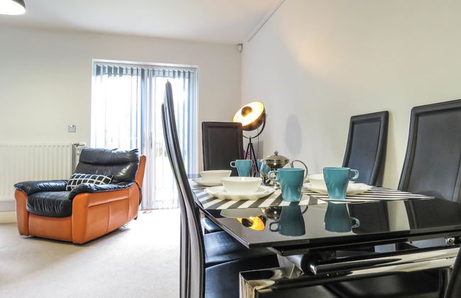 Tudors eSuites Park Central Townhouse Garden and Parking - Foto 11