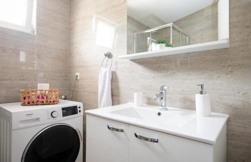 Didova kuća, Holiday home with Private pool near Rogoznica,Sleeps 9 - Foto 64