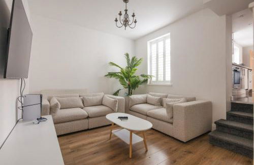 Spacious 3 Bedroom Home with PS5 and Pool Table Near O2 Arena Canary Wharf and Elizabeth Line to Central London - Foto 58