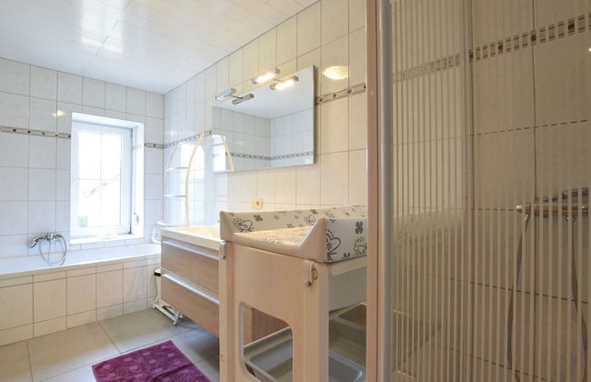 Family Home in Sainte ode - Photo 17