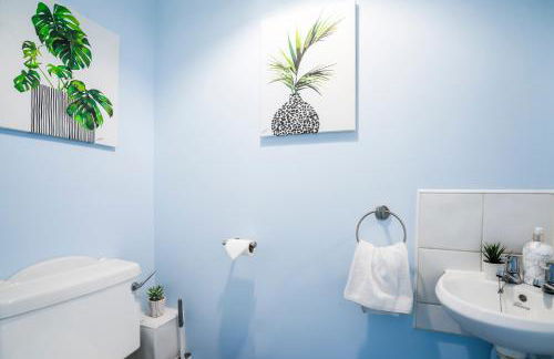 Progressive House 5 Bedrooms Inc Study with Sofabed, Garden, Smart TV in Every Bedroom FREE Parking - Foto 35