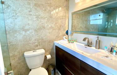 Modern waterfront apartment with Miami Skyline view, free parking 5 mins drive to Miami Beach - Foto 43