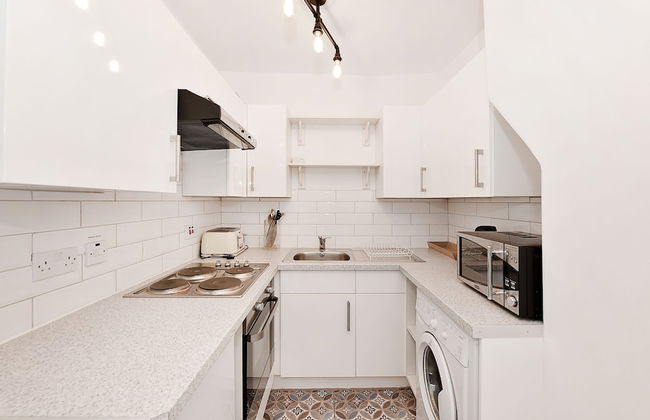 Bond Street Apartments - Photo 9