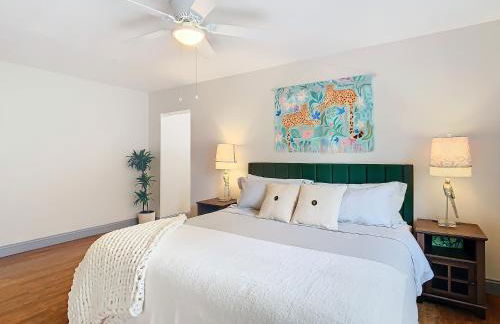 Poolside Paradise with Basketball Court - Foto 29