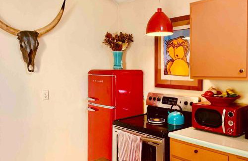 Charming Garden Cottage - Photo 7