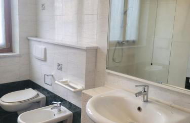 Apartment Sweet Retreat - Photo 15