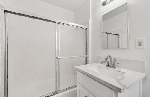 Cozy Elegant Oasis With Parking - Foto 14