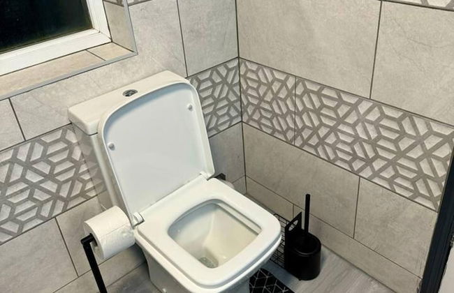 Elegant 2-bedroom Apartment Near City Centre - Foto 8