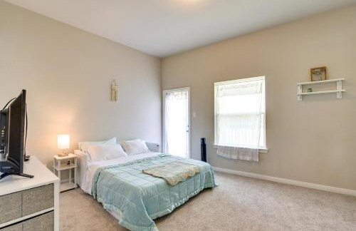 La Porte Home with Balconies Walk to Beach! - Foto 22