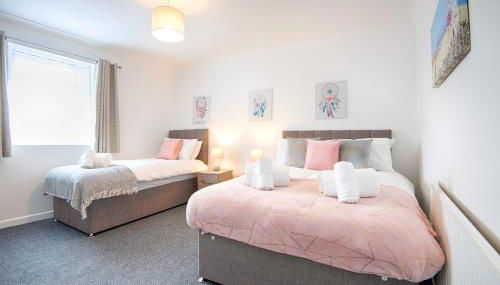 City Access - 3 Beds - Parking - Smart TVs - Foto 5