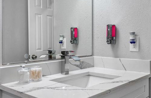 Breathtaking & Renovated Tampa Heated Pool House - Foto 43