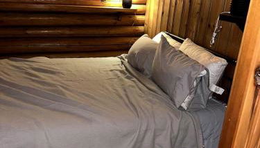 Charming Lakeside Cabin Bungalow with Timeless Rustic Beauty near Portage Lake in Maine - Photo 3