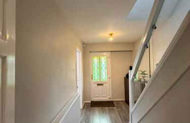 Charming 3 BR - NEC HS2- Long Stays Wifi Parking Airport - Foto 28