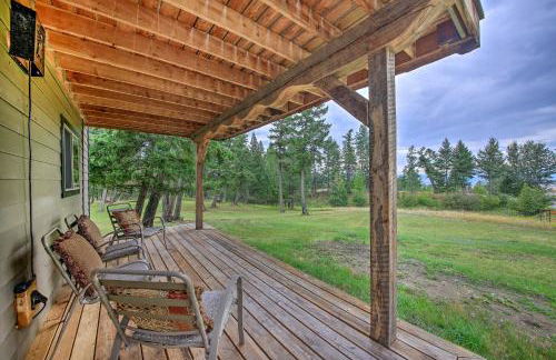 Private Deck and Mtn Views Family Getaway in Eureka - Foto 2