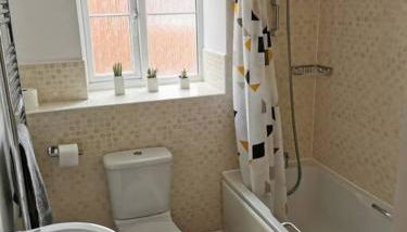 Modern Roomy 3 BR Home Pershore - Foto 4