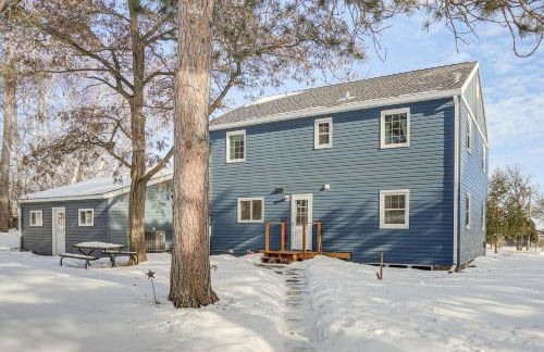 Family Fun on Lake Bemidji! Spacious Home with Yard - Foto 37