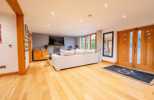 Highview House, Llandevaud - Foto 1