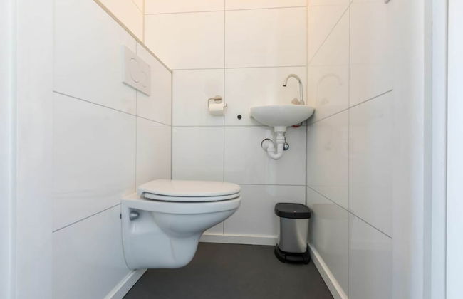 Holiday Home in Vrouwenpolder Near Beach - Photo 18