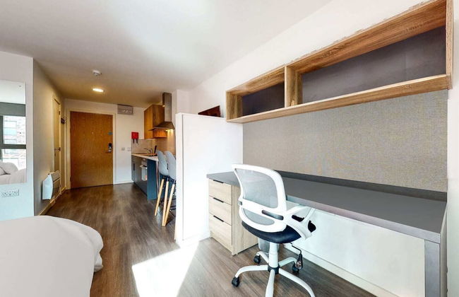 For Student Only Canvas Glasgow - Photo 12